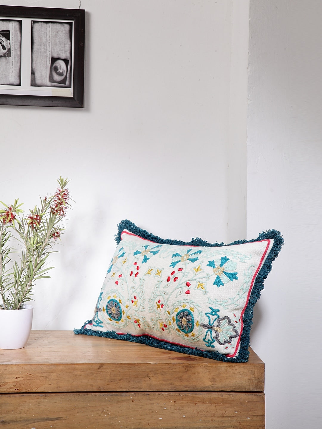 Exclusive Crewel Embroidered Cushion Cover 30x50cm