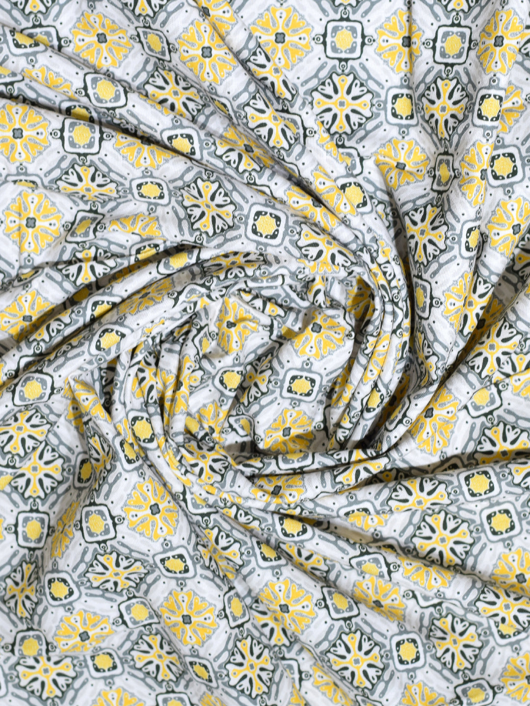 Chitrahaar 6/8 Seater Cotton Tablecloth