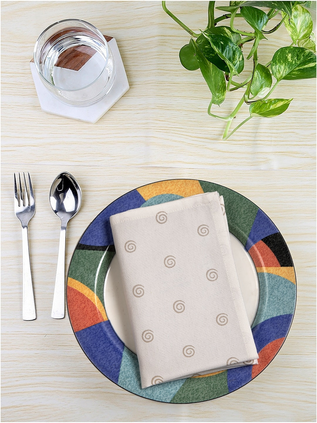Set of 6 & 8 Swirl Table Napkins