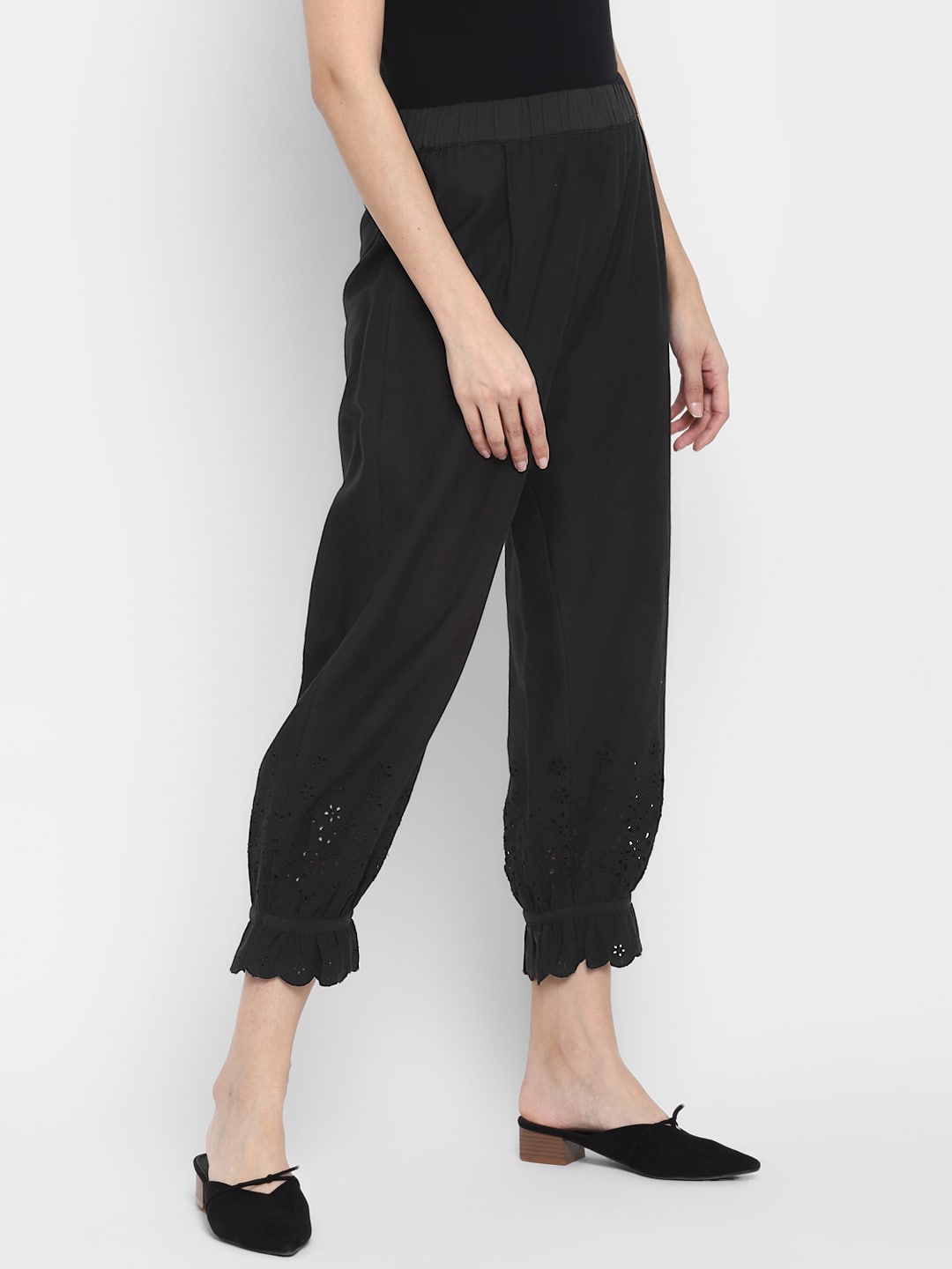 Schiffli Trouser