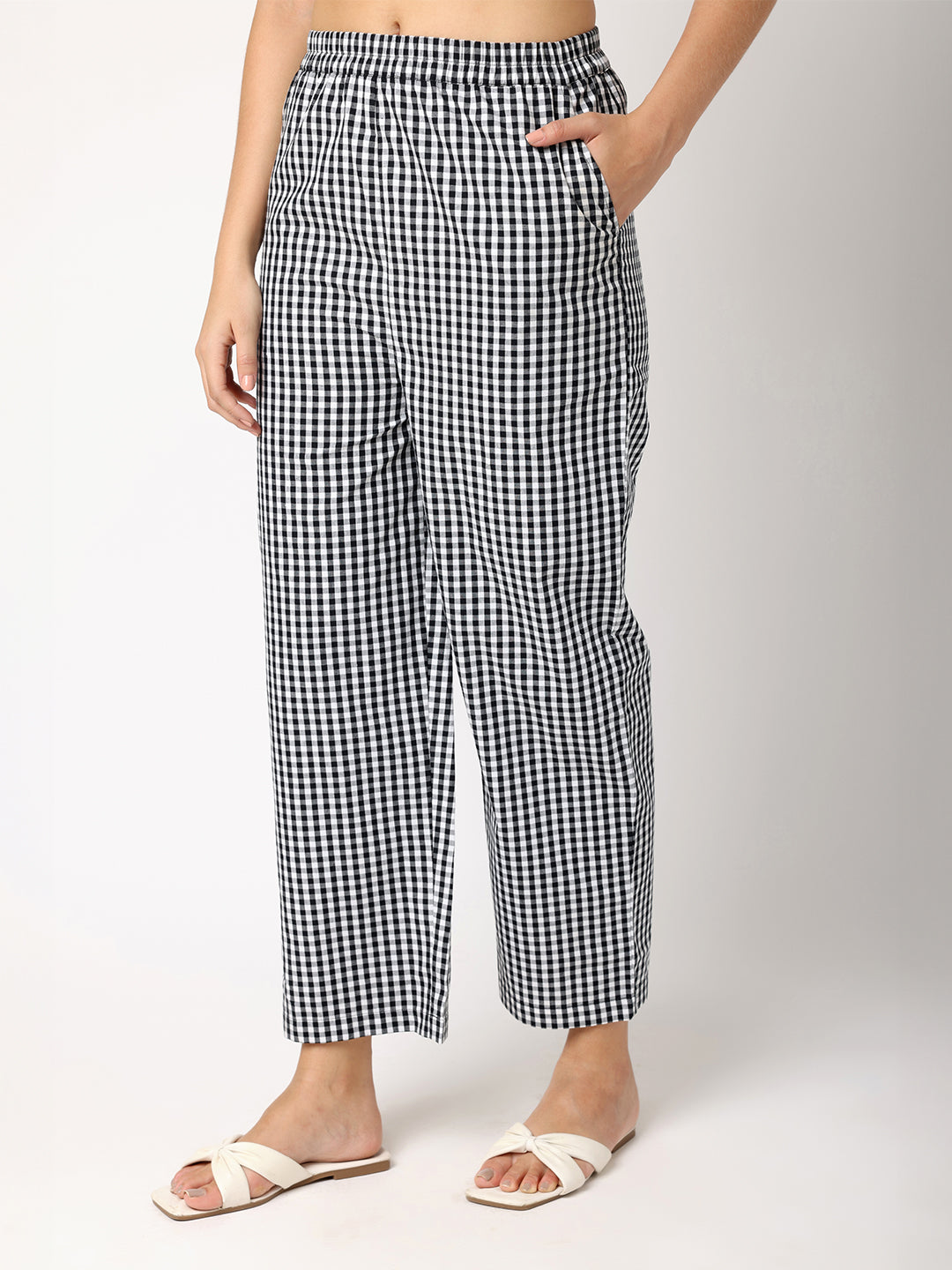 Black & White Checkered Pyjama Set With Smocked Collar White Top