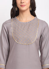 Grid Embroidered Yoke Kurti