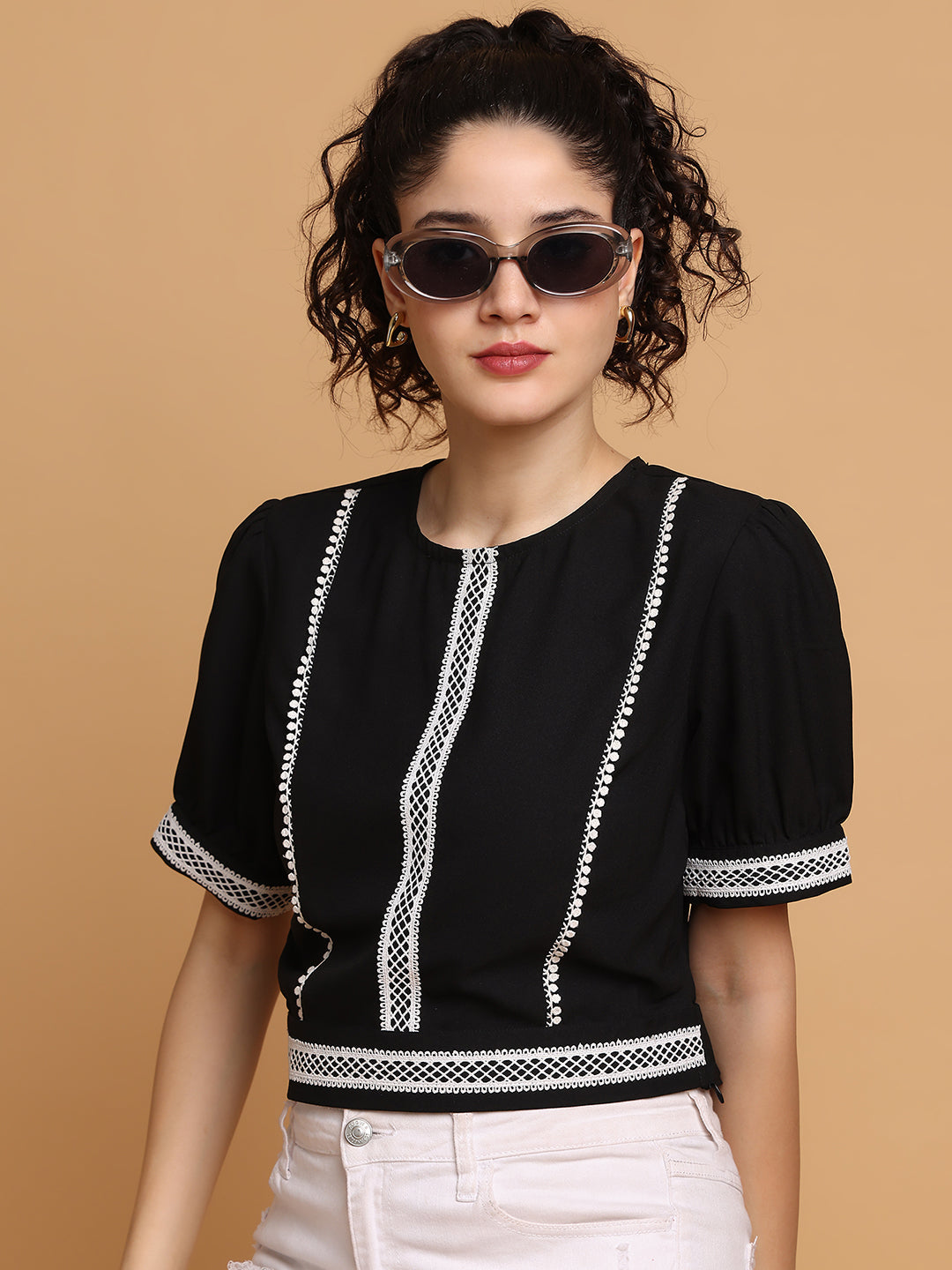 Black Contrast Crop Top With White Lace